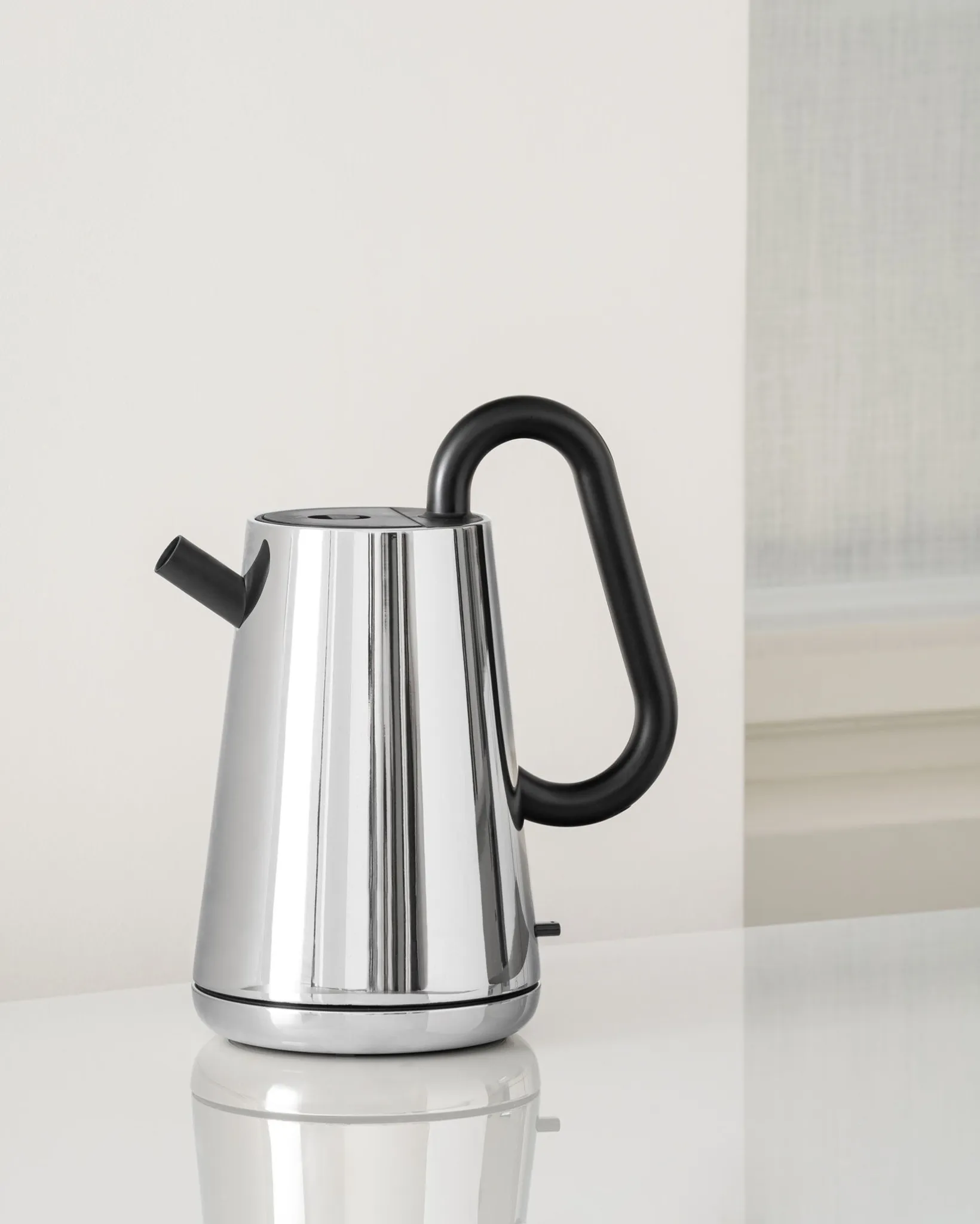 Alessi Toru Electric Kettle NE01 B - Black