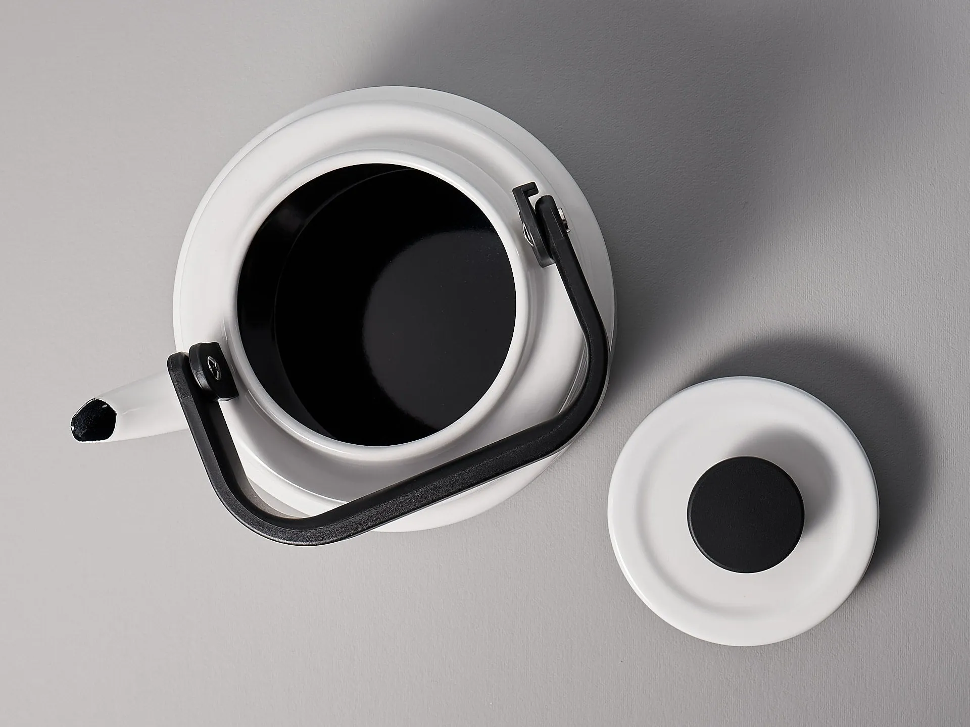 Amu Stove-top Kettle – White