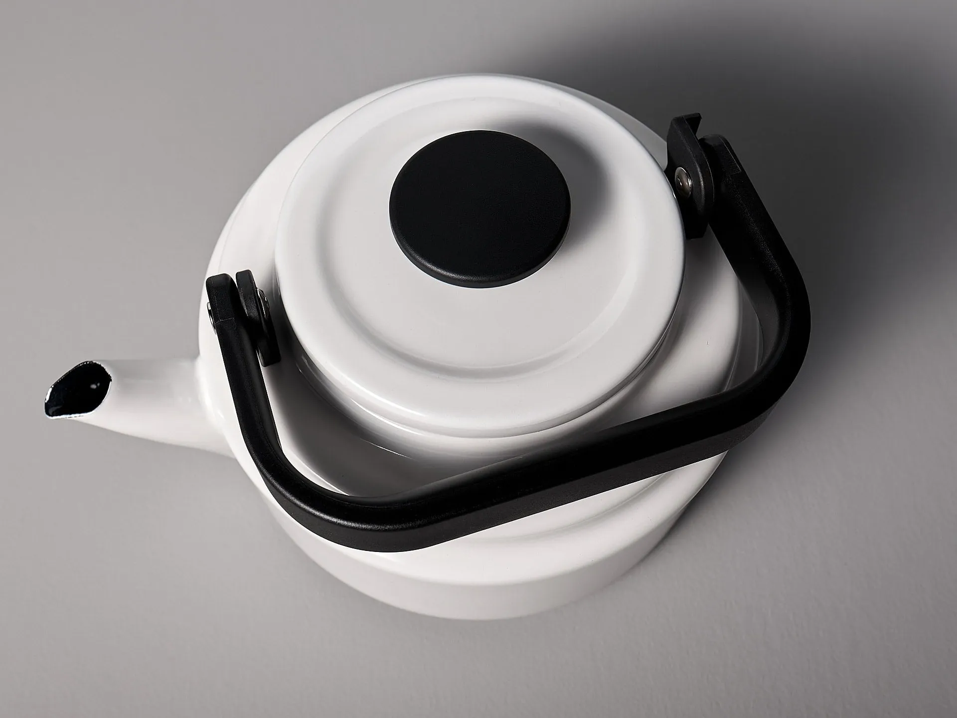 Amu Stove-top Kettle – White