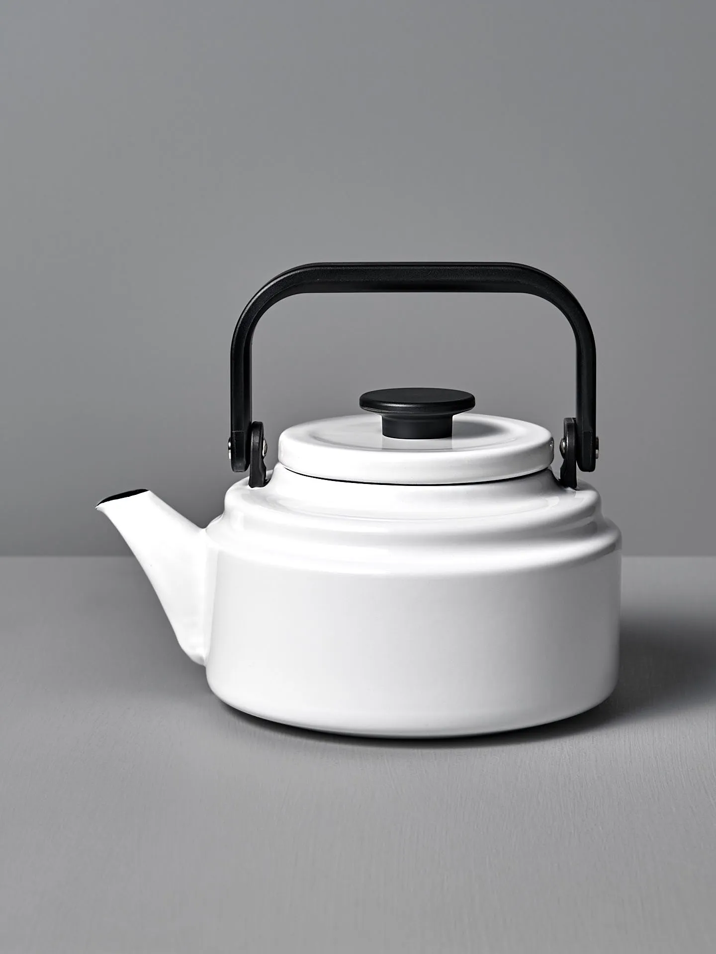 Amu Stove-top Kettle – White