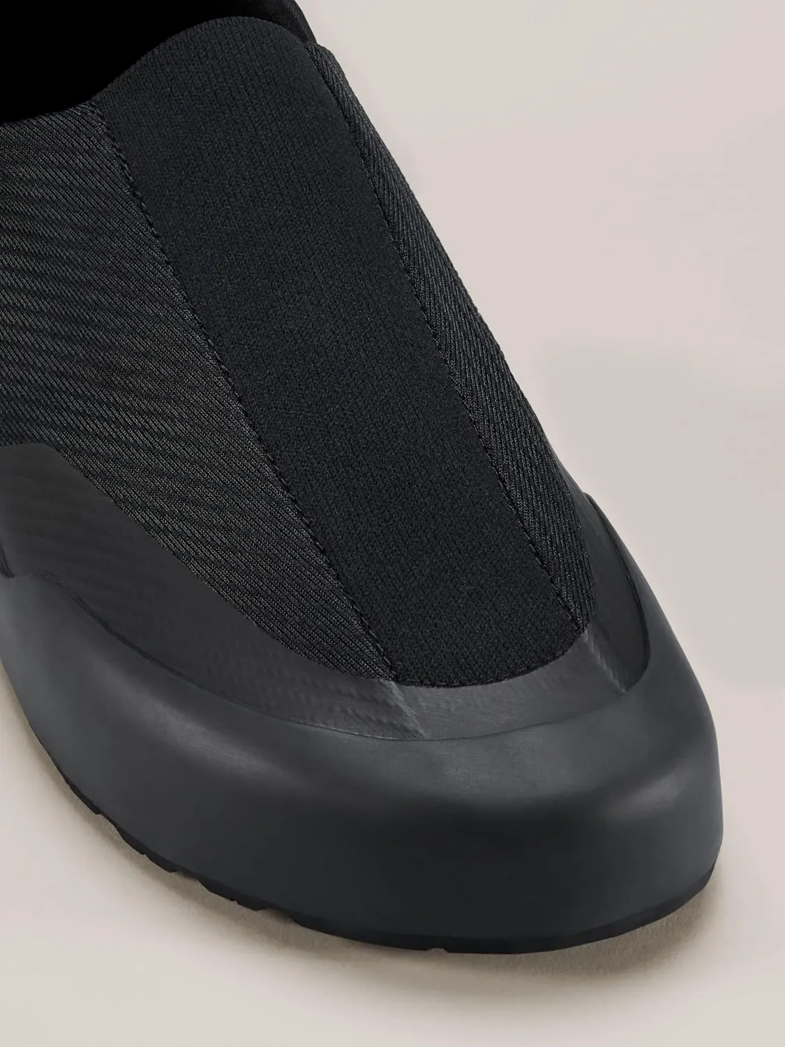 Arc'teryx Men’s Kragg Shoe - Lightweight Pull-On Shoe for Quick Approaches, Everyday Casual Shoes