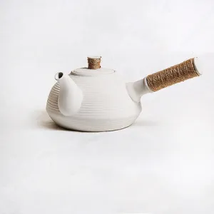 Chaozhou "Sha Tiao" Water Boiling Kettle in White Clay 680ml