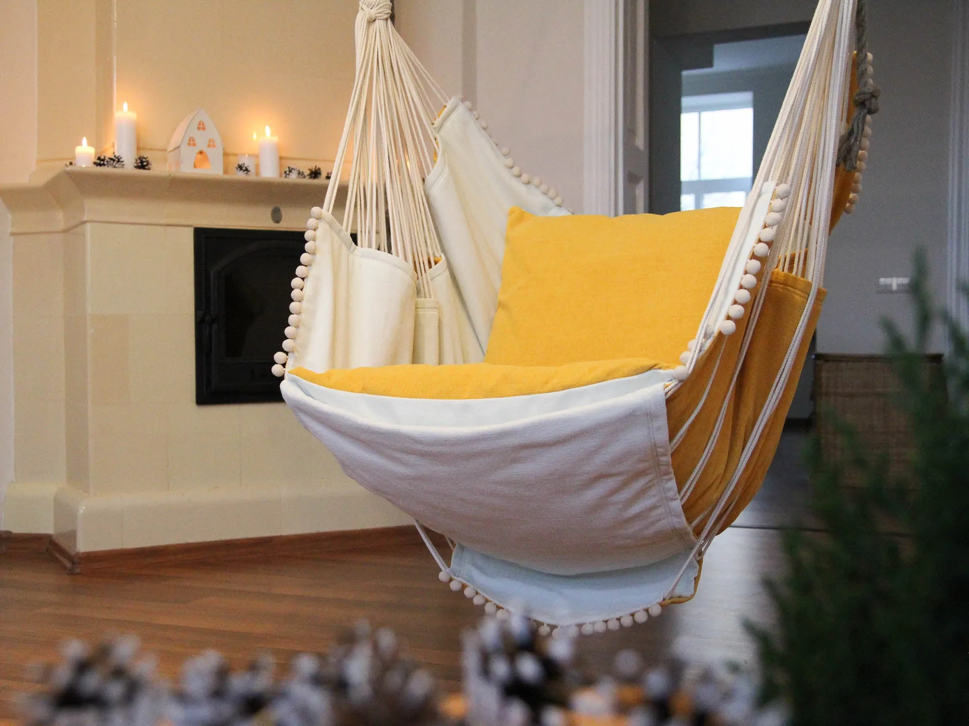 Hammock chair - yellow & white