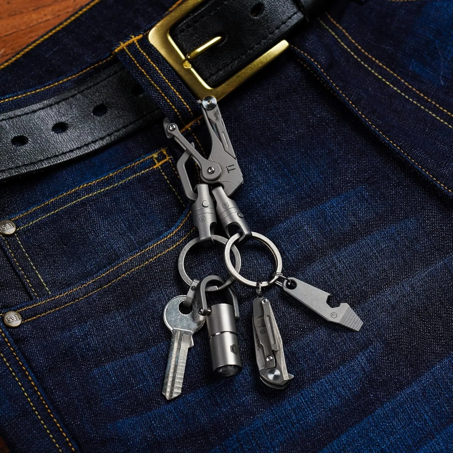 KeyUnity KA45 Titanium Quick Release Keychain, Magnetic Keychain For Car Keys-360 ° Rotatable