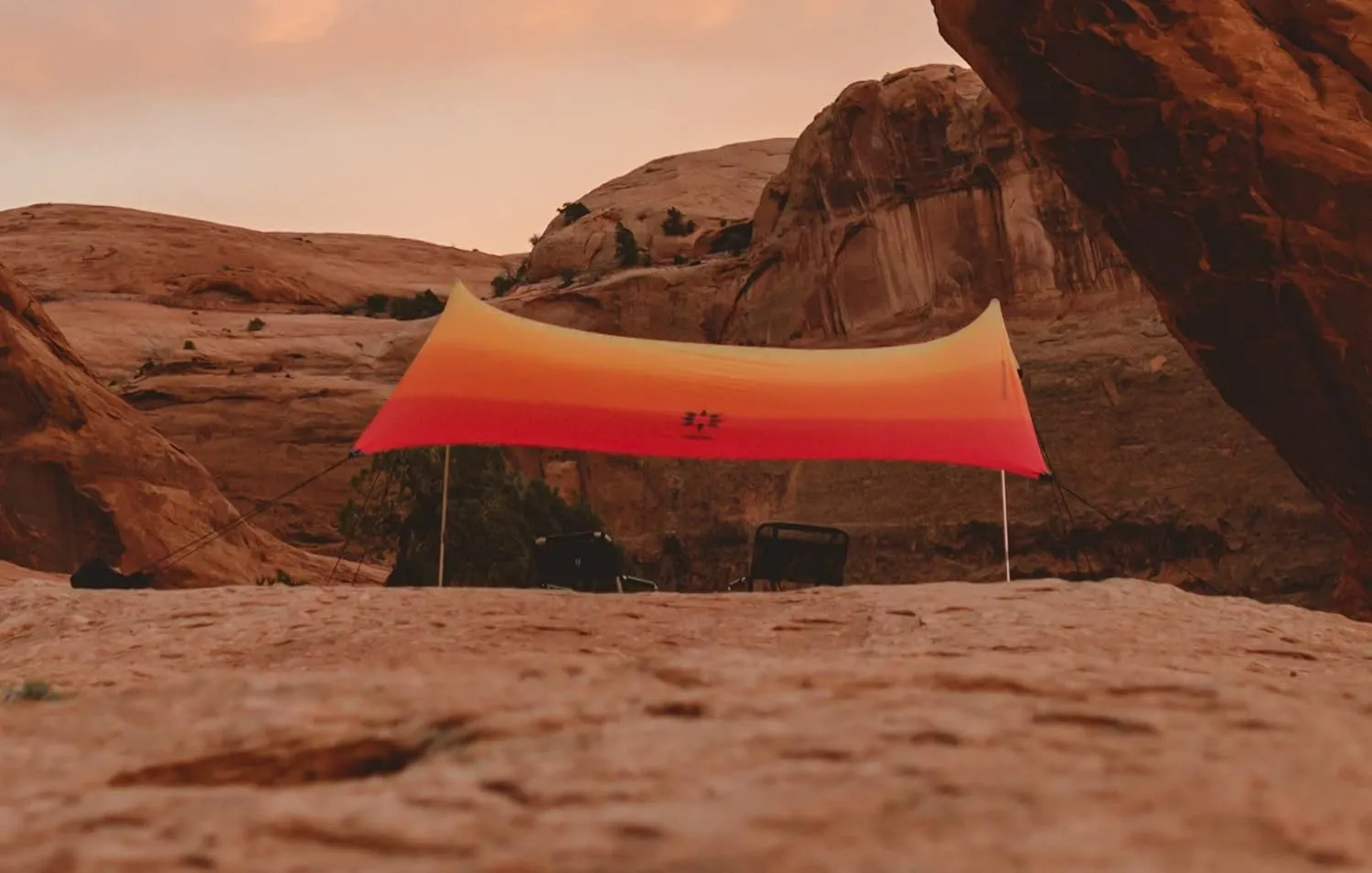 Neso Sidelines Grande : Versatile Sports Sun Shelter, Patented Corners & Poles, 100% Recycled Stakes