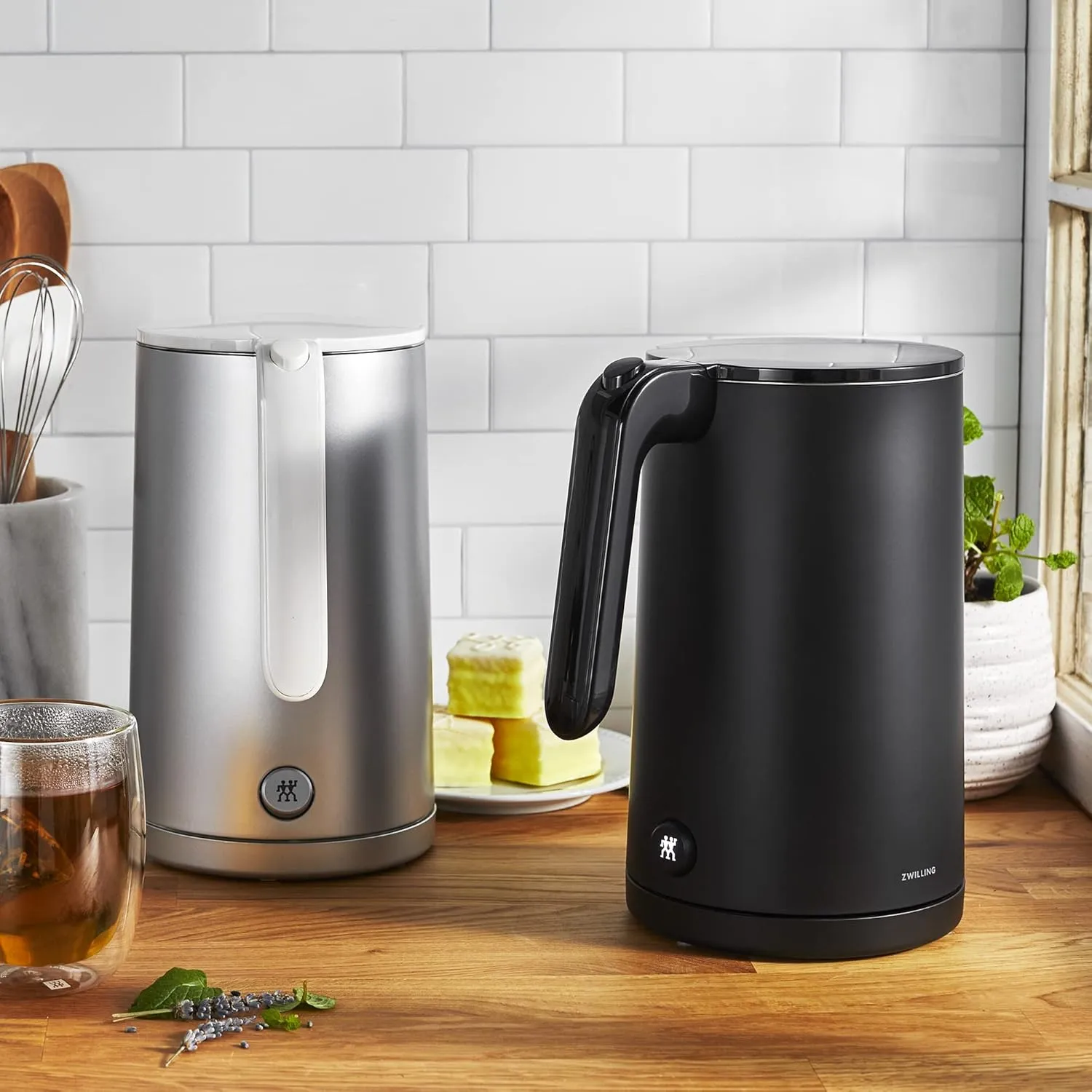 ZWILLING Enfinigy Cool Touch 1.5-Liter Electric Kettle, Cordless Tea Kettle & Hot Water, Black